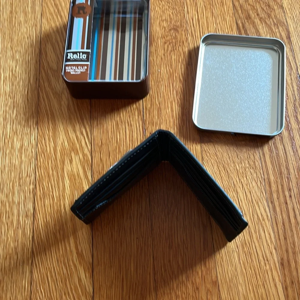 New Relic Metal Clip Front Pocket Wallet with storage Tin Read